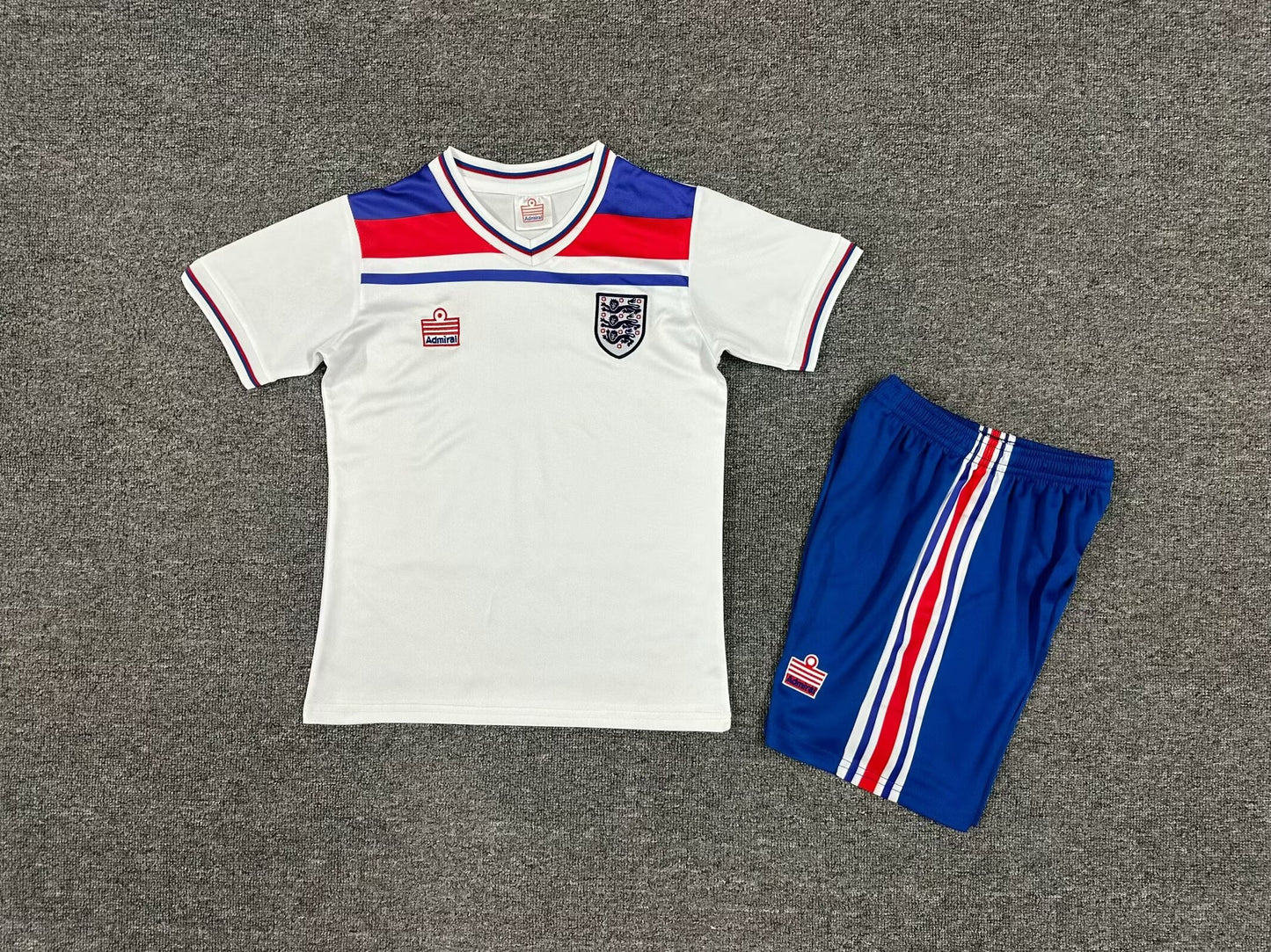 MAGLIA + PANTALONCINO BIMBO INGHILTERRA 1982