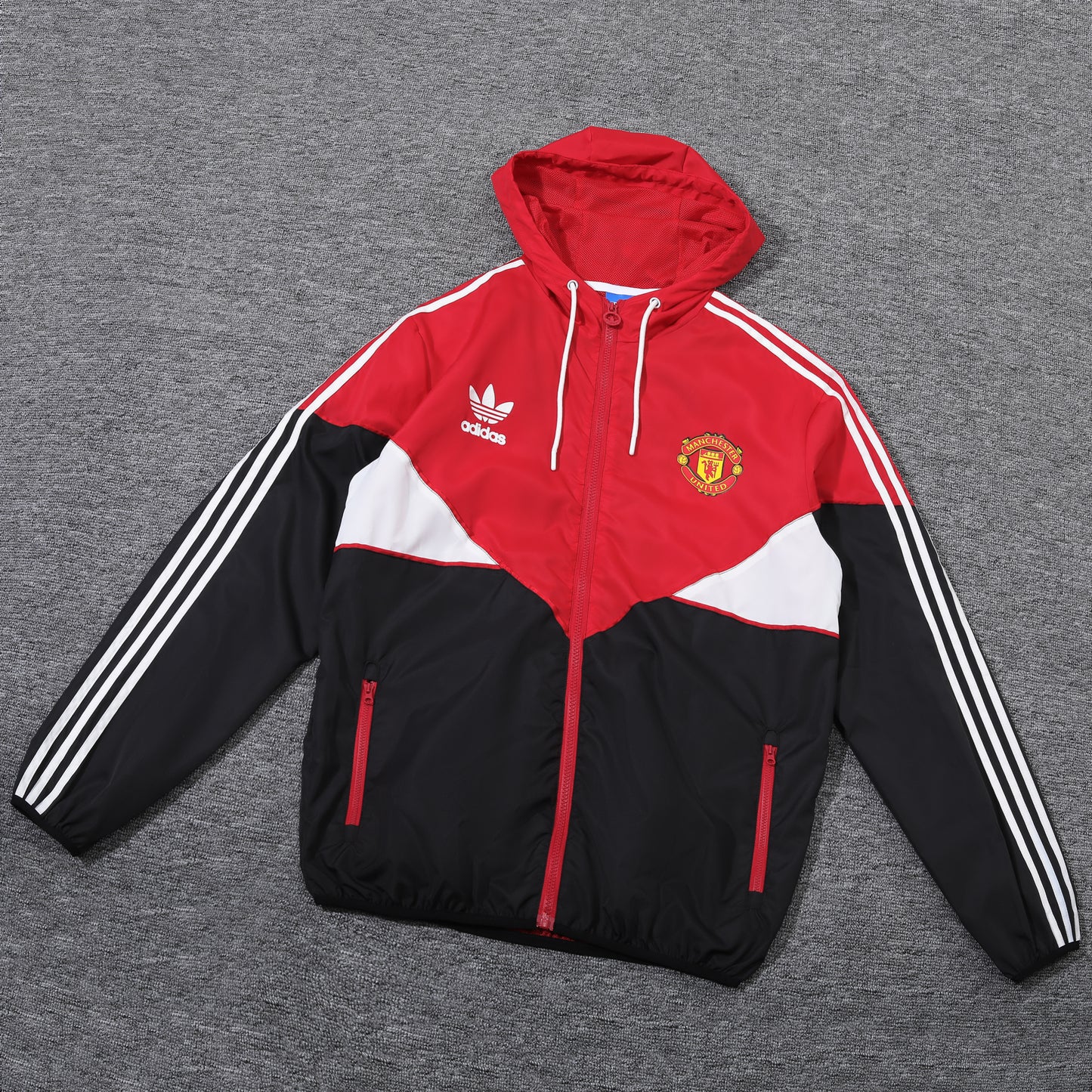 MANCHESTER UNITED JACKET 2024/25