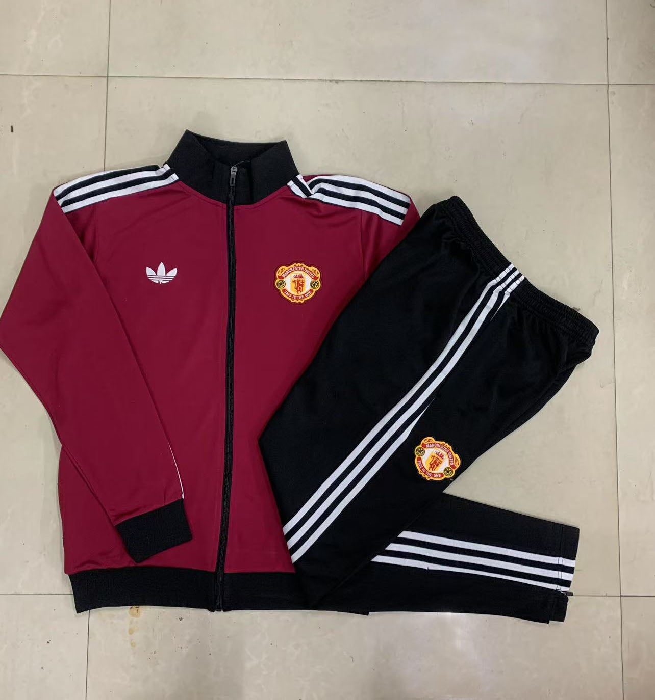 MANCHESTER UNITED TRACKSUIT 2024/25