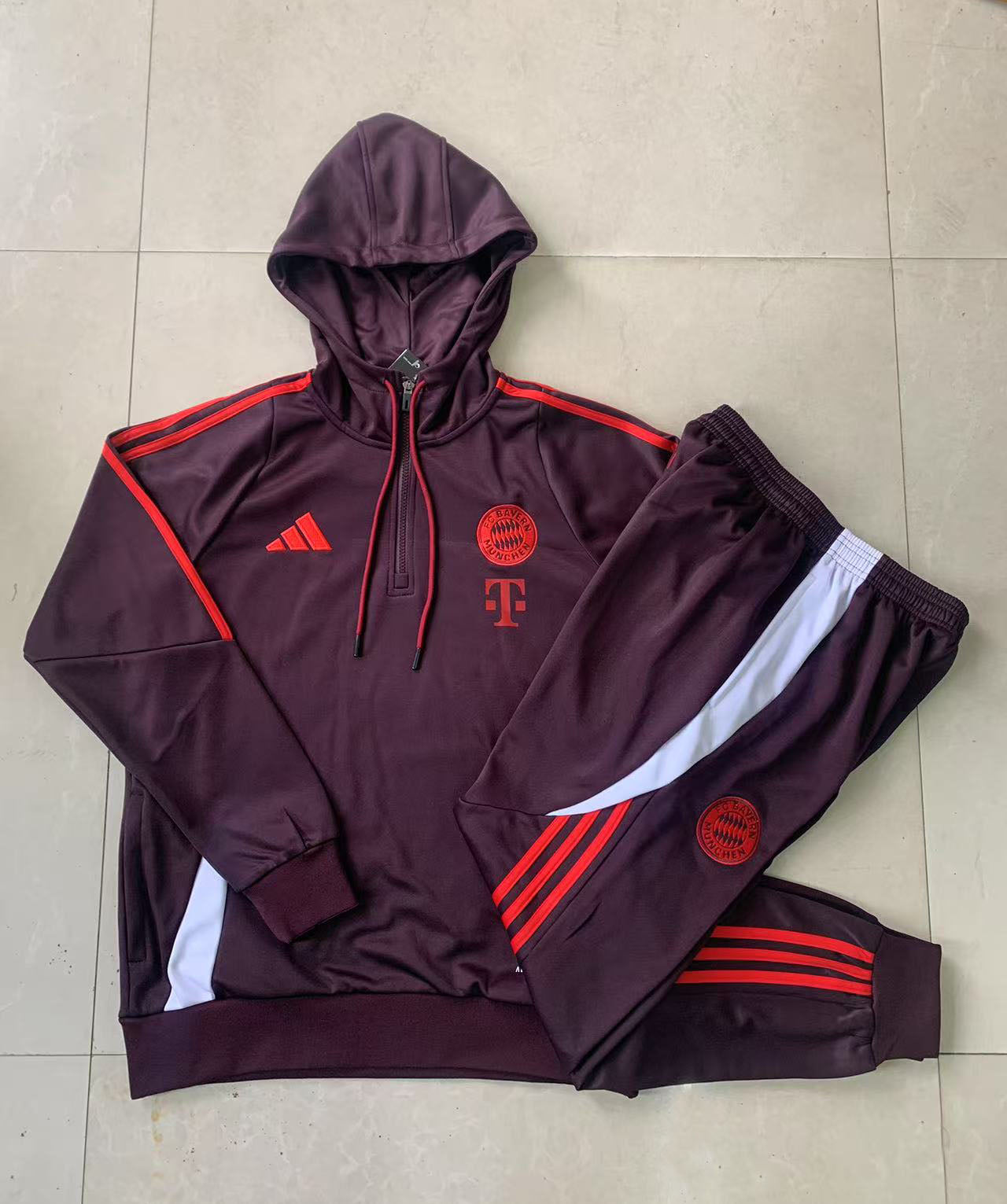 NIKE TRACKSUIT