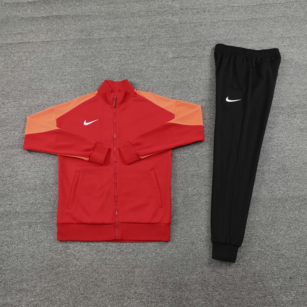 NIKE TRACKSUIT