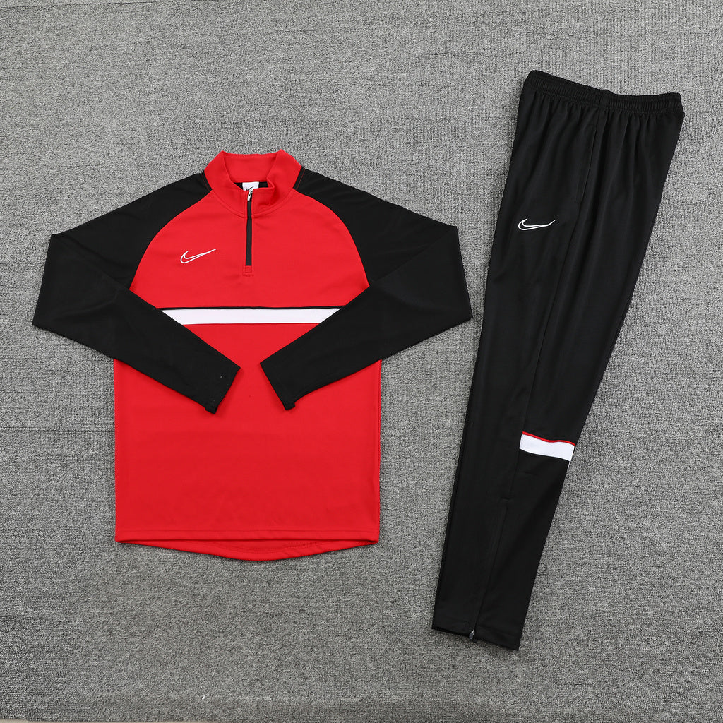 NIKE TRACKSUIT
