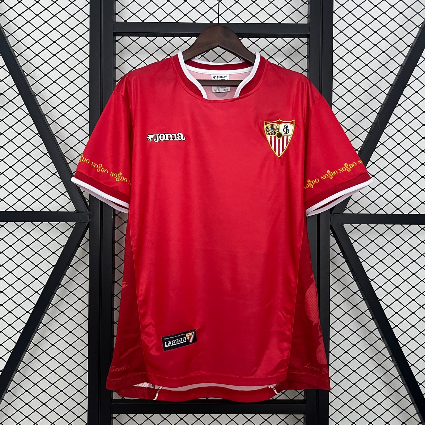 HOLLAND HOME 2002