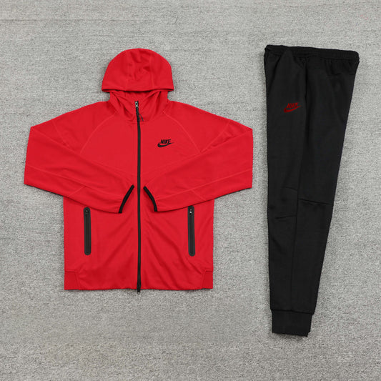 NIKE TRACKSUIT