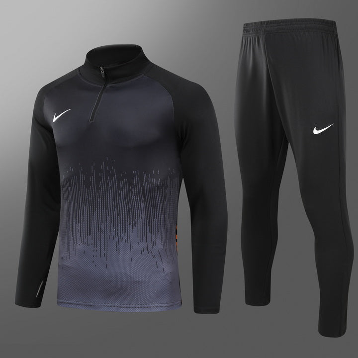 NIKE TRACKSUIT