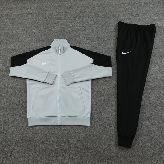 NIKE TRACKSUIT