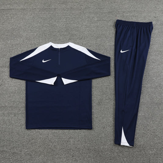 NIKE TRACKSUIT