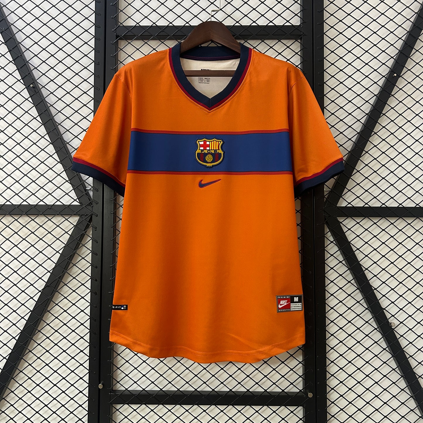 HOLLAND HOME 2002