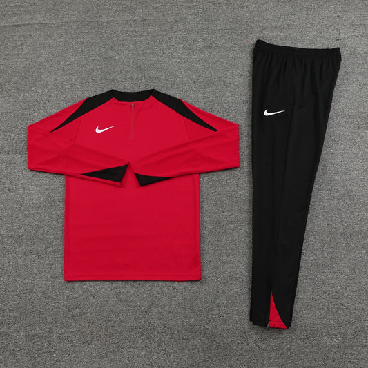 NIKE TRACKSUIT