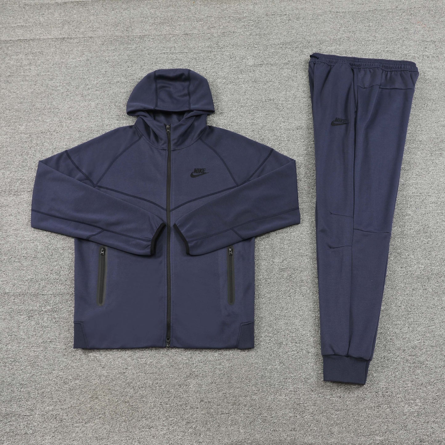 NIKE TRACKSUIT