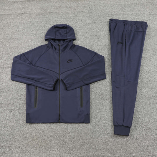 NIKE TRACKSUIT