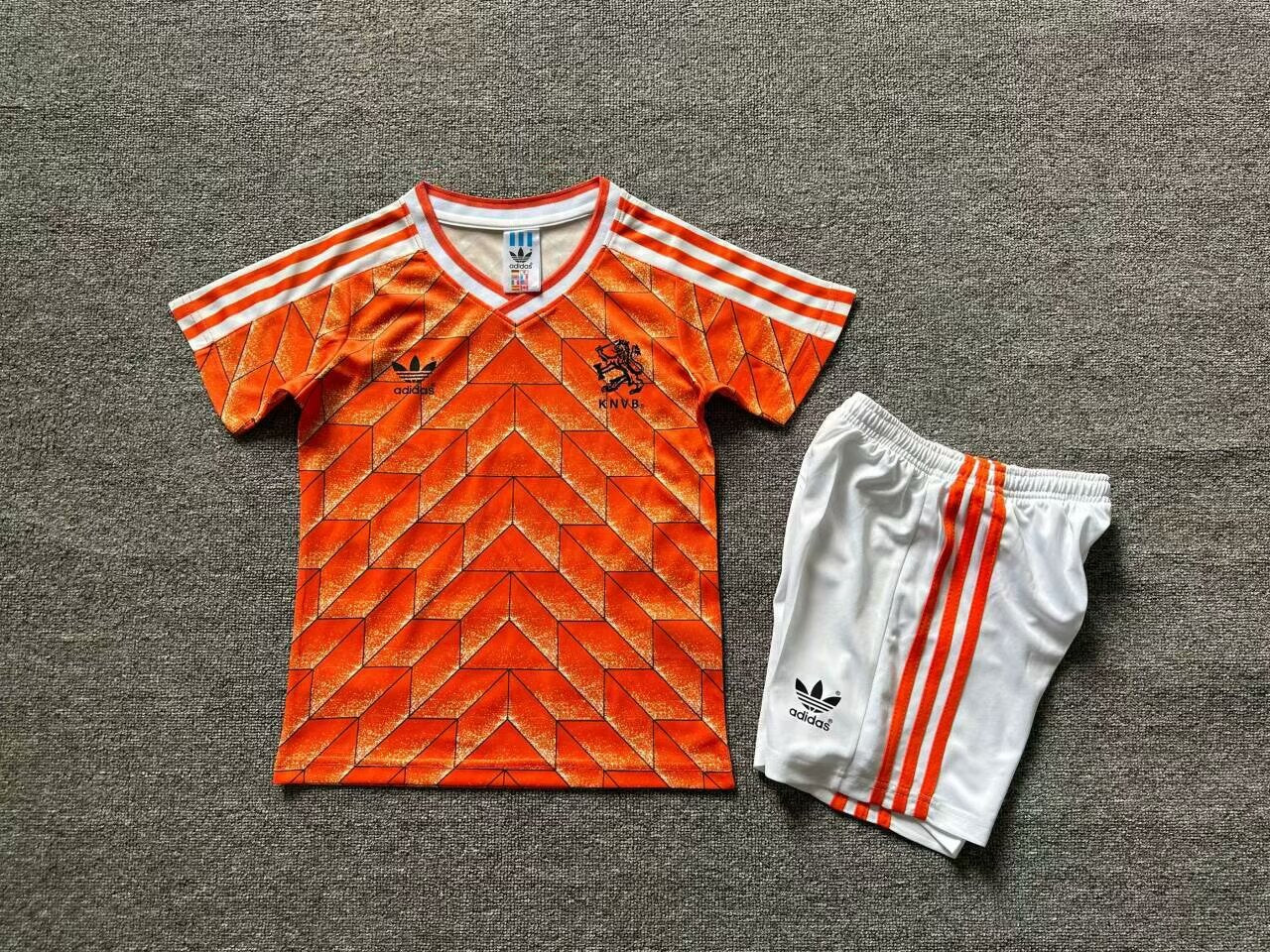 MAGLIA + PANTALONCINO BIMBO OLANDA 1988