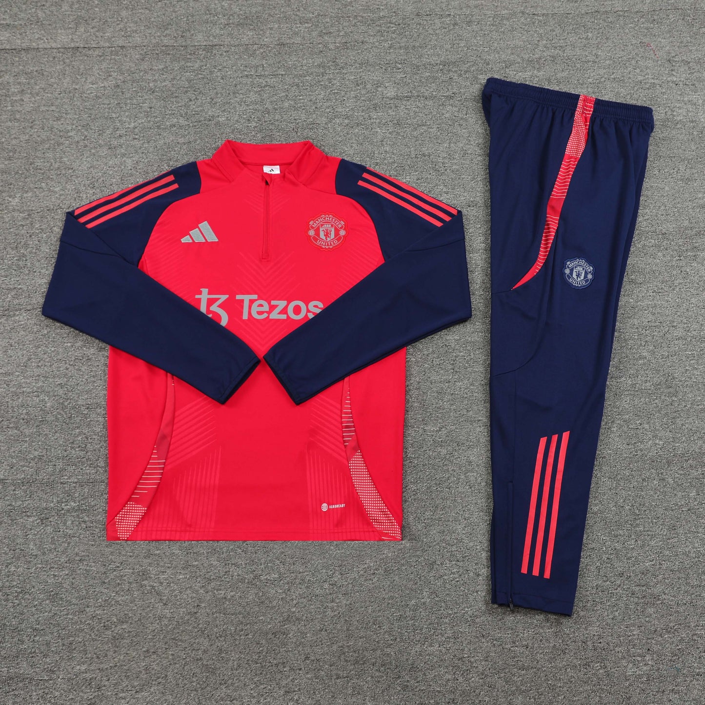 MANCHESTER UNITED TRACKSUIT