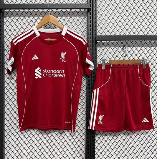 MAGLIA + PANTALONCINO LIVERPOOL HOME BIMBO 25/26