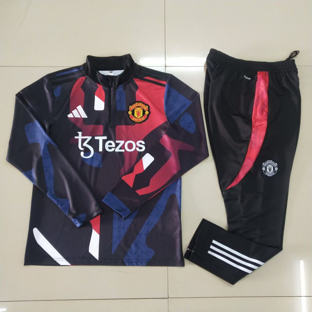 MANCHESTER UNITED TRACKSUIT 2024/25