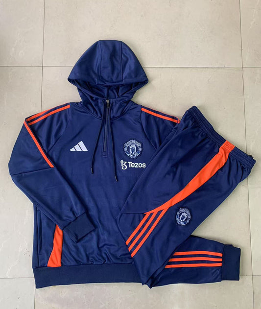 NIKE TRACKSUIT