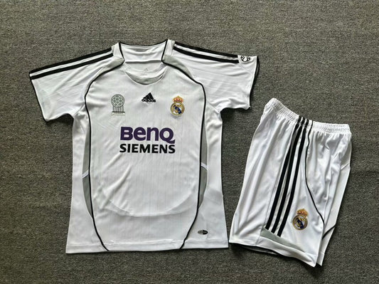 MAGLIA + PANTALONCINO BIMBO REAL MADRID HOME 06/07
