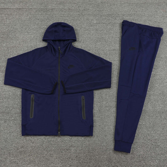 NIKE TRACKSUIT