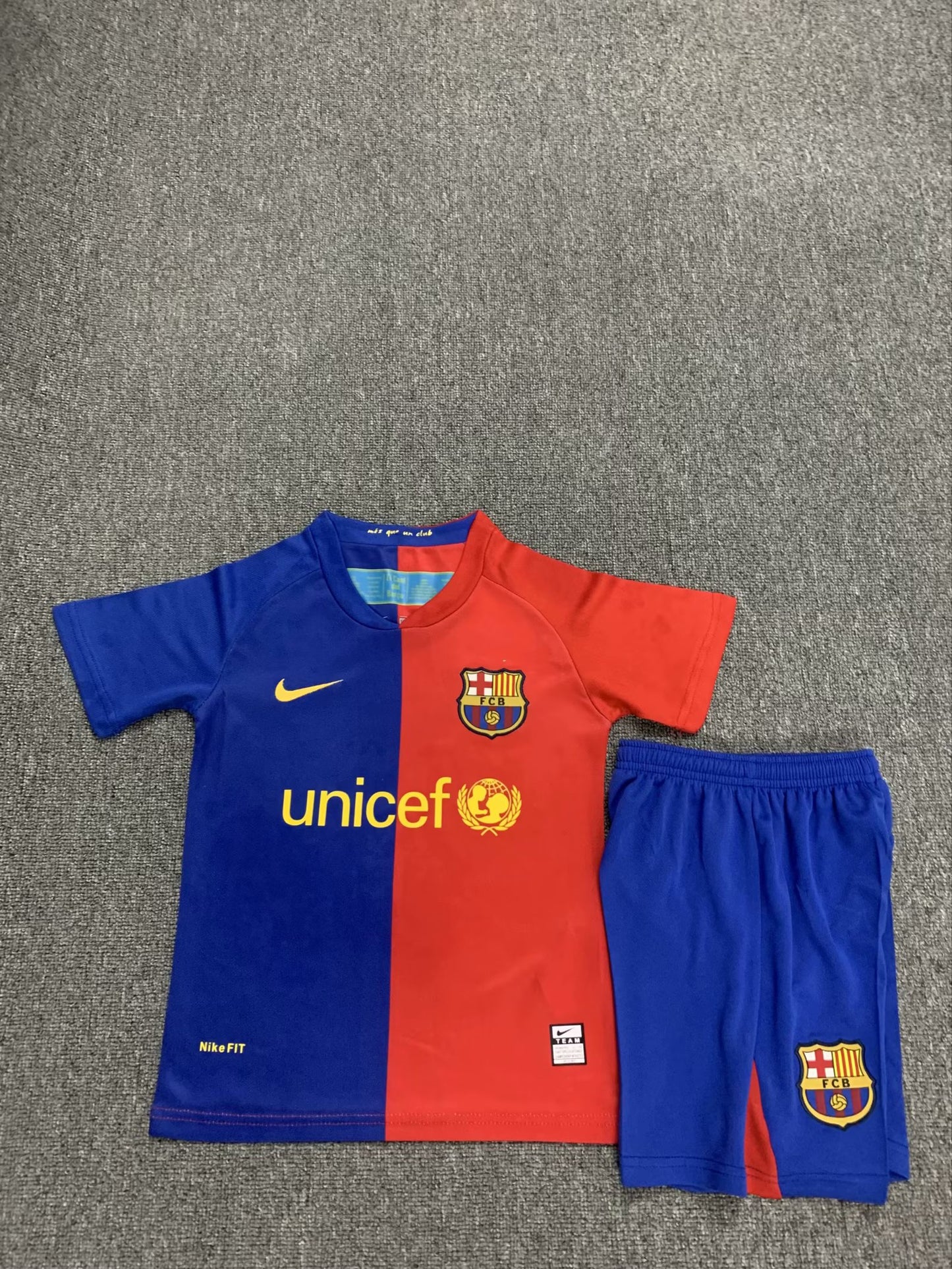MAGLIA + PANTALONCINO BIMBO BARCELLONA 08/09