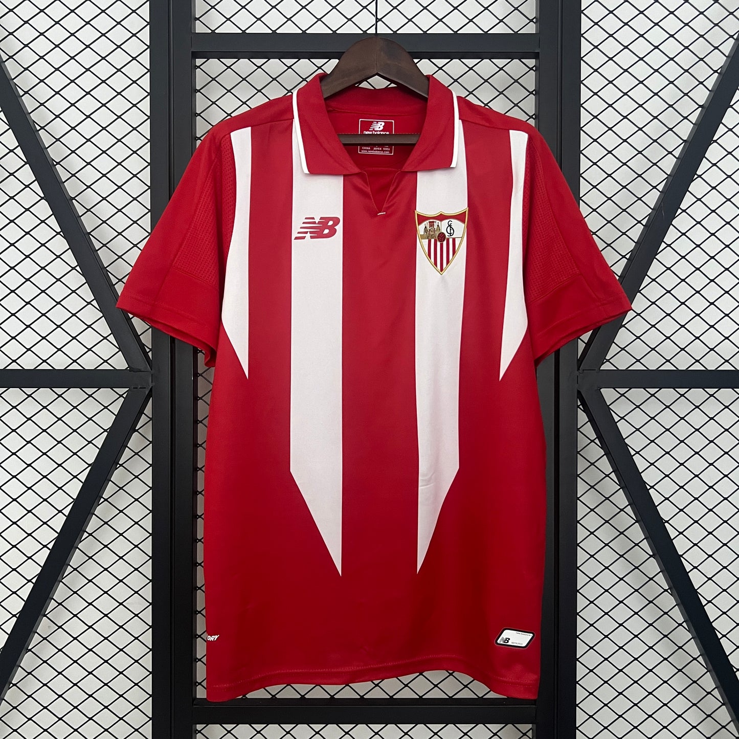 HOLLAND HOME 2002