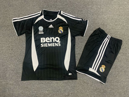 MAGLIA + PANTALONCINO BIMBO REAL MADRID AWAY 06/07