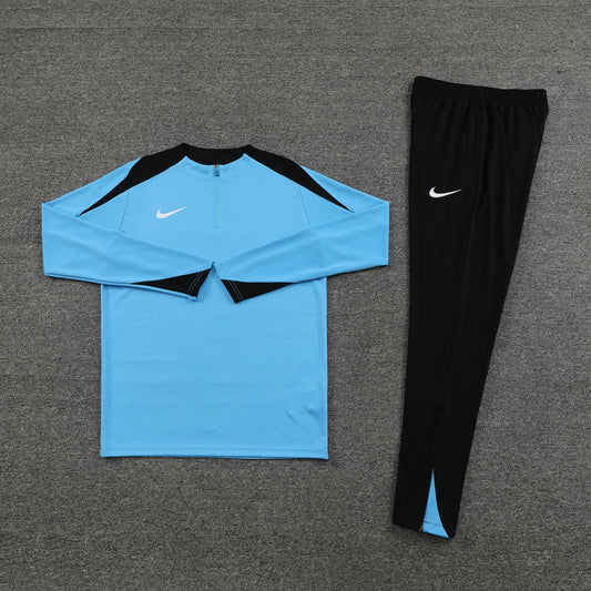 NIKE TRACKSUIT