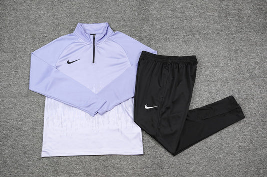 NIKE TRACKSUIT