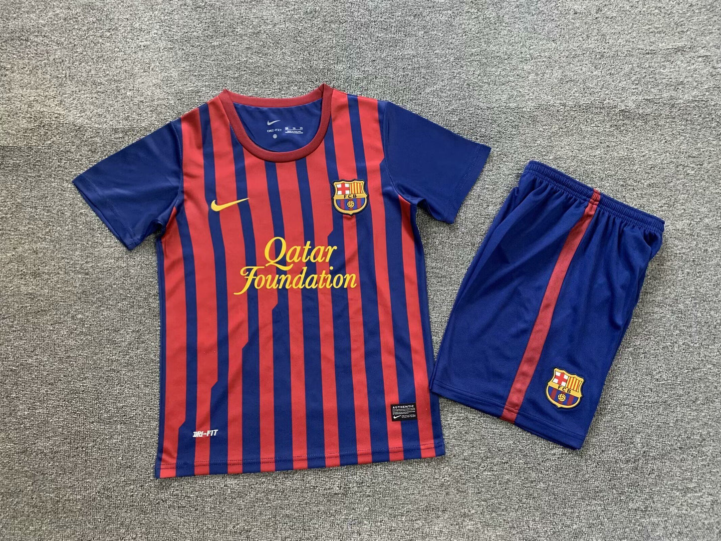 MAGLIA + PANTALONCINO BIMBO BARCELLONA HOME 11/12