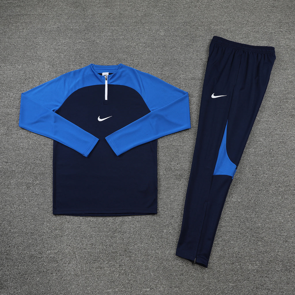 NIKE TRACKSUIT