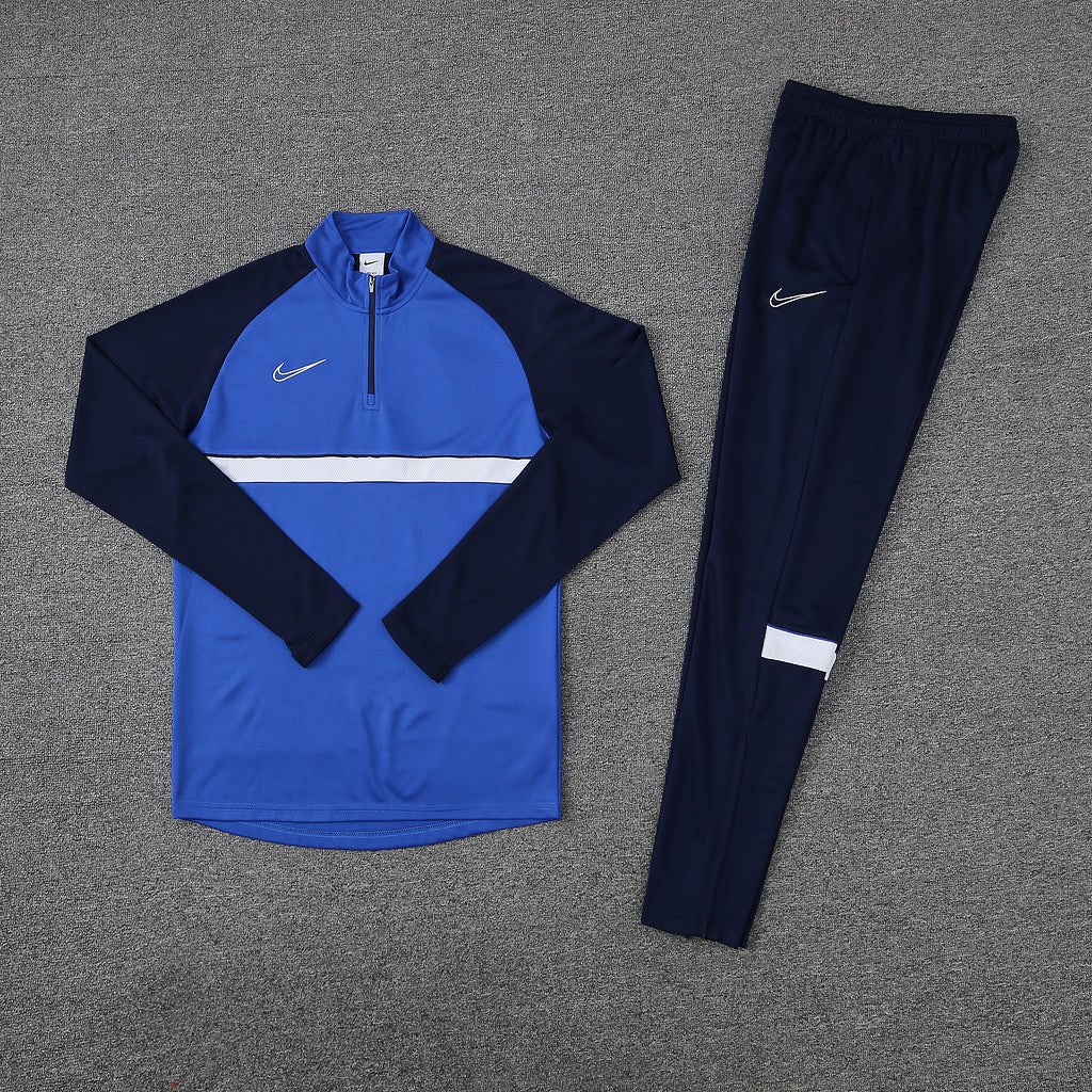 NIKE TRACKSUIT
