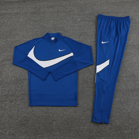 NIKE TRACKSUIT