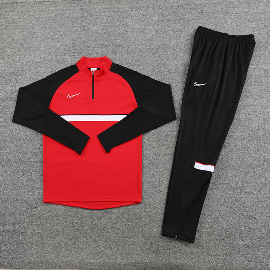 NIKE TRACKSUIT