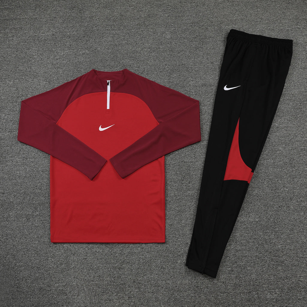 NIKE TRACKSUIT