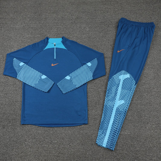NIKE TRACKSUIT