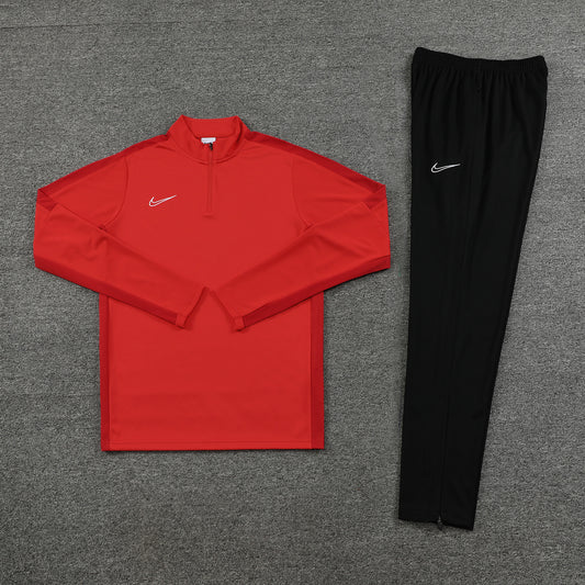 NIKE TRACKSUIT