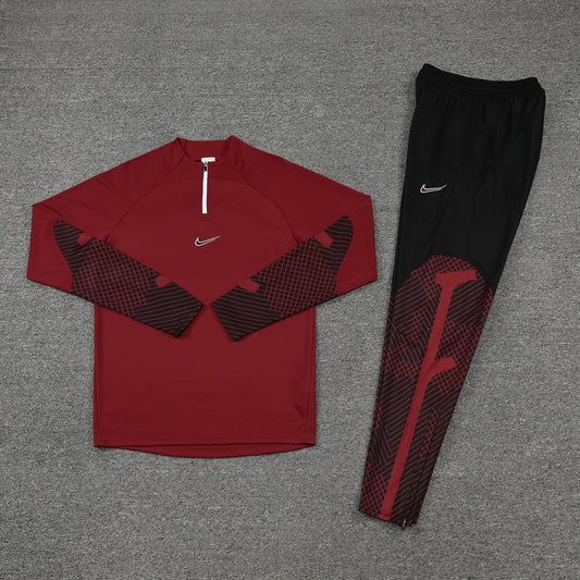 NIKE TRACKSUIT