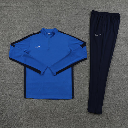 NIKE TRACKSUIT