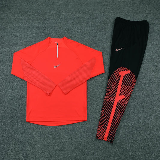 NIKE TRACKSUIT